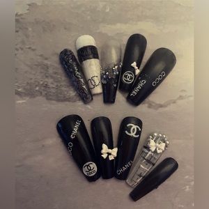Designer press on nails